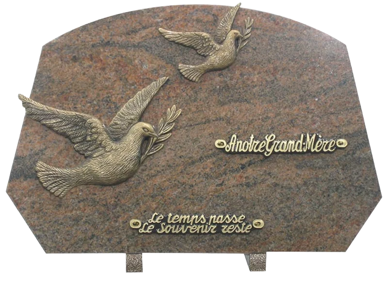Plaque 231 en granit Himalaya avec décor colombes