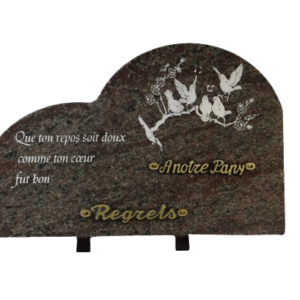 Plaque en forme avec décor gravé oiseau fauvette de dimensions 40x25 sur équerres, avec deux inters bronze : "A notre papy", "Regrets"